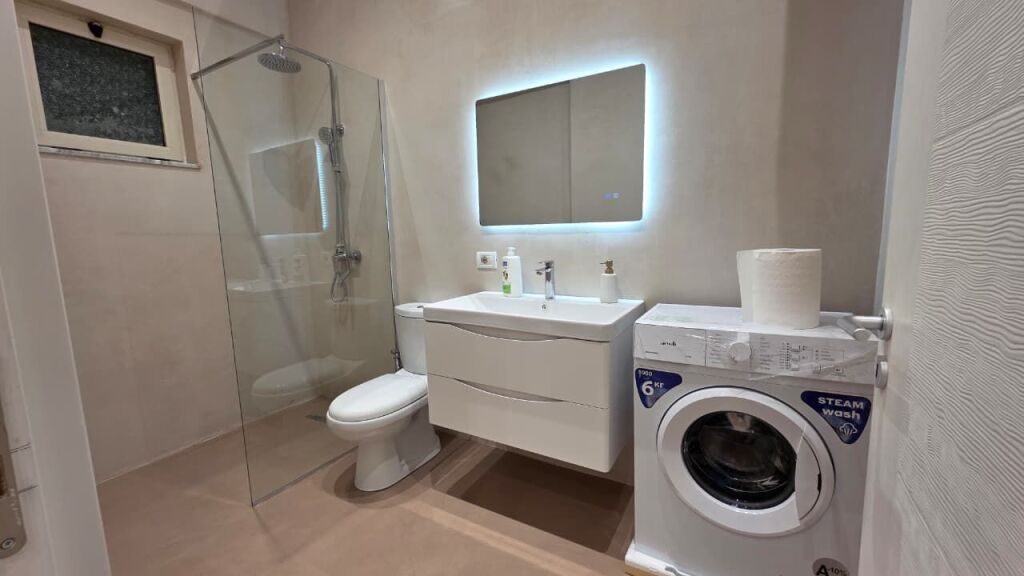 Shitet apartament 1+1 Plazh, Durres.
