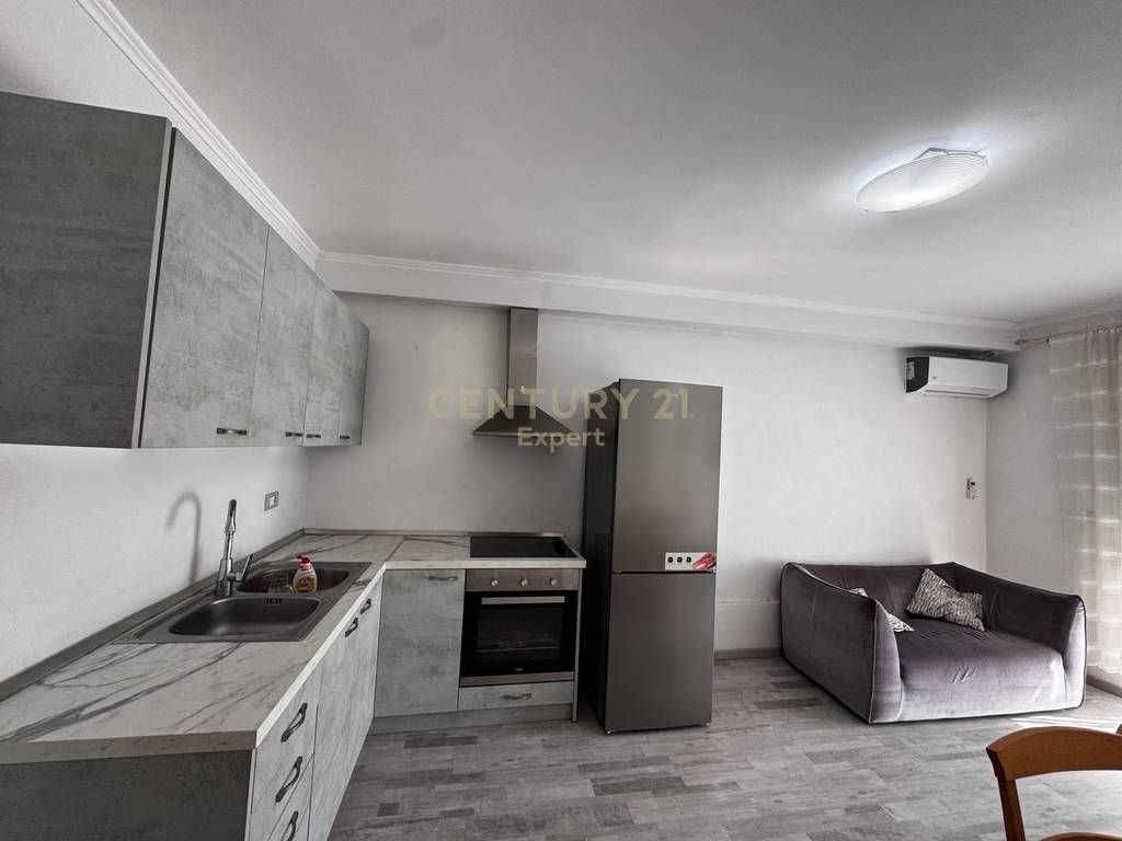 AFFITTO APPARTAMENTO A KOMBINAT VICINO ALLA STRADA 450 € /Mese Superficie Totale 75m2