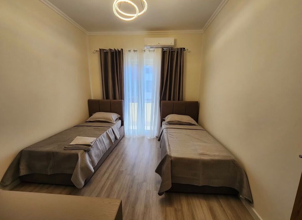 Apartament 3+1 me qira tek Liqeni i Thate, prane Spitalit te Kafsheve