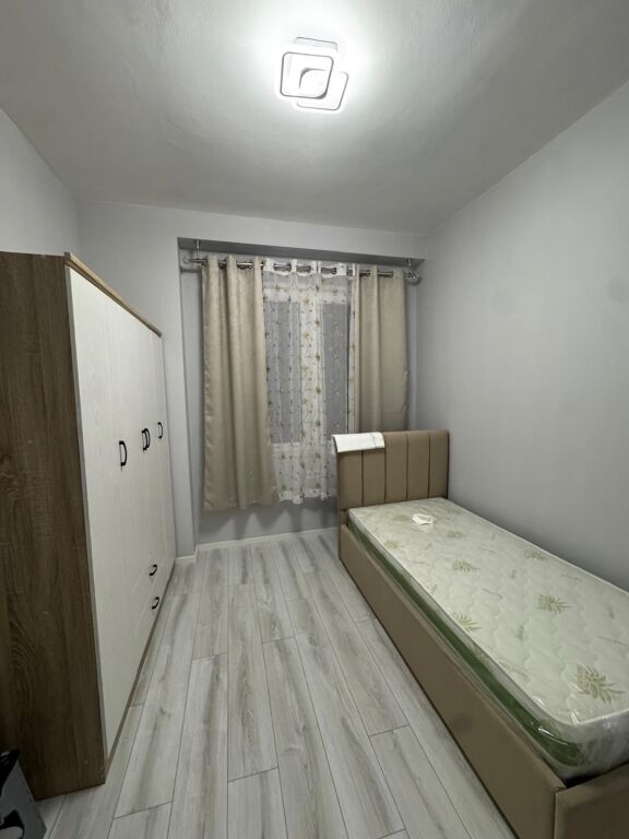 Jepet me qera Apartamenti 2+1 , Paskuqan prane karburant Ahmati 500 mije leke te vjetra