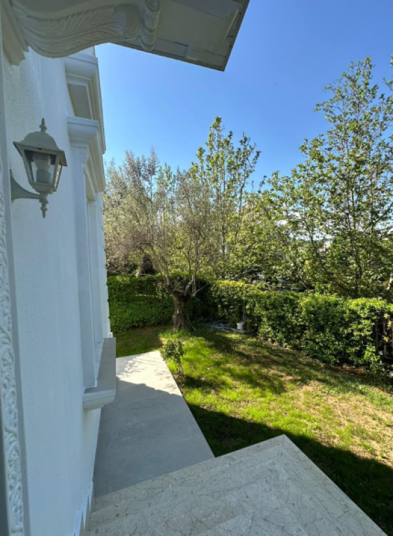 SHITET VILË 254m2 , WHITE HOUSE RESIDENCE – TEG