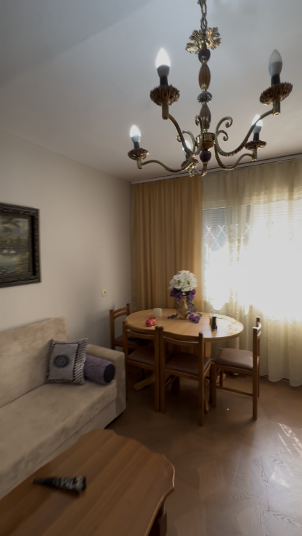 Jepet me qira apartament 1+1 me ballkon Frosina Plaku