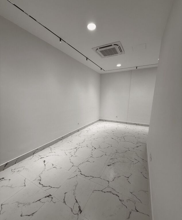 Rent | Ambjent Biznesi | Skanderbeg Square | 900 €/month