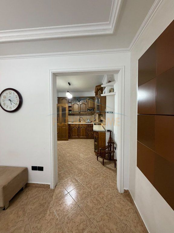 Qira, Apartament 2+1+2, Myslym Shyri, Tiranë.