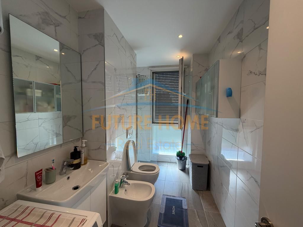 Shitet, Apartament 2+1+ Post Parkimi, Fiori di Bosko, Tiranë