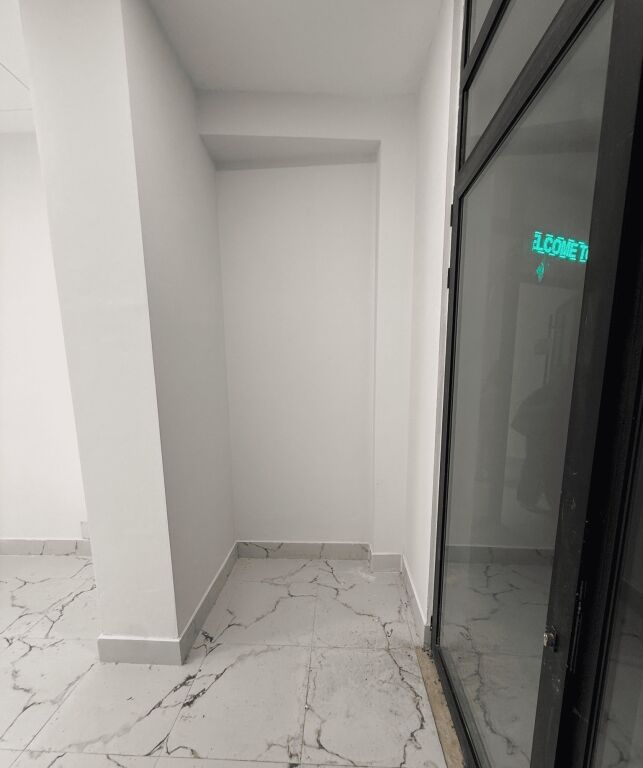 Rent | Ambjent Biznesi | Skanderbeg Square | 900 €/month