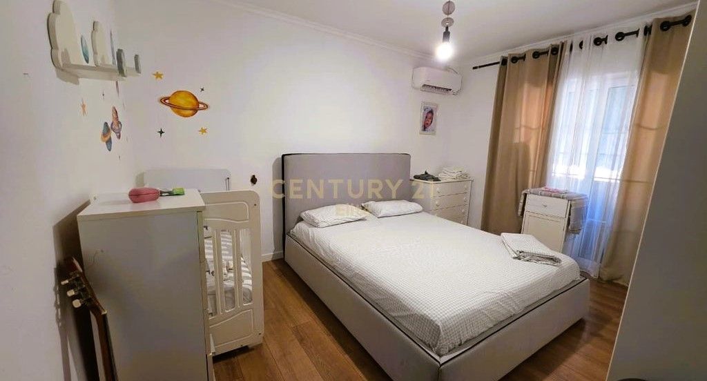 Apartament 1+1 me qira ne Xhamllik