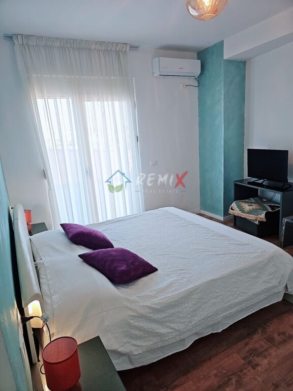 SHITET PAPAFINGO 2+1 – VERANDË PRIVATE 90 m²