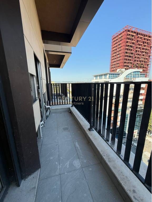 Shesim Apartament 2+1+2 Rruga e Kavajes!