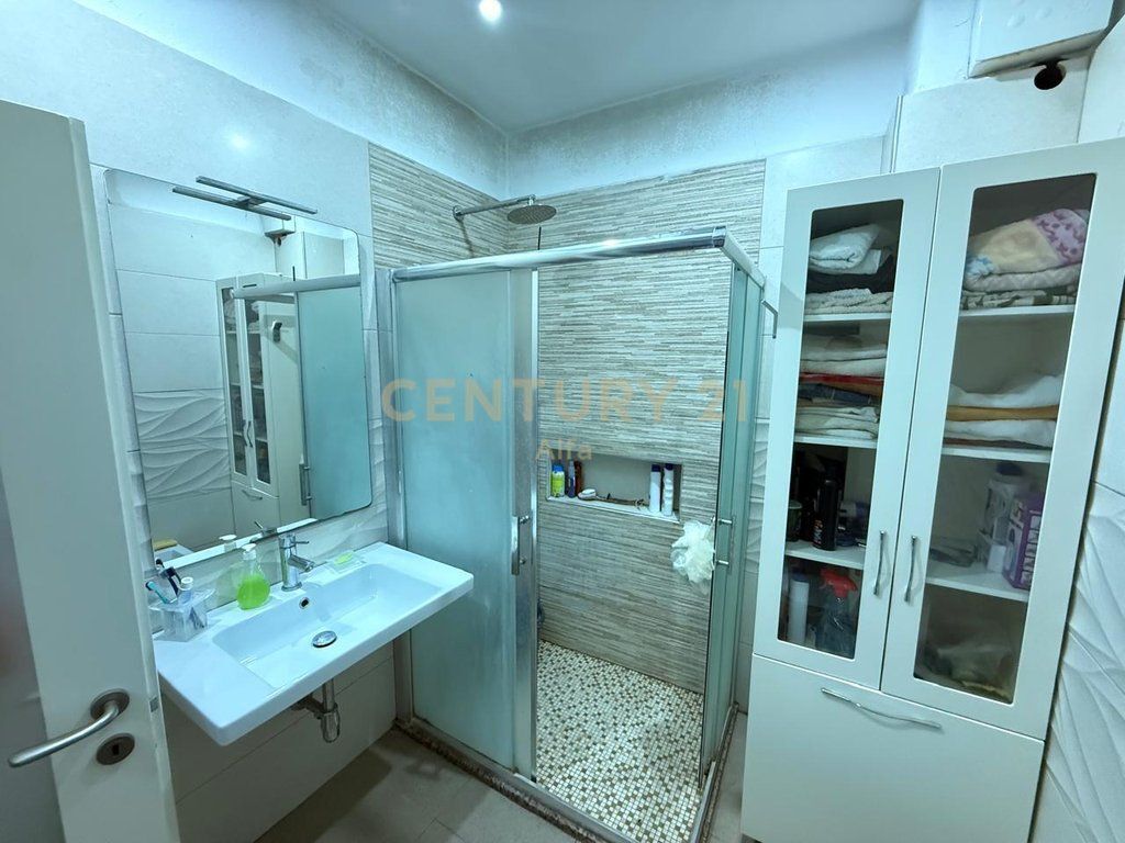 Apartament 2+1 per shitje perballe Delijorgjit