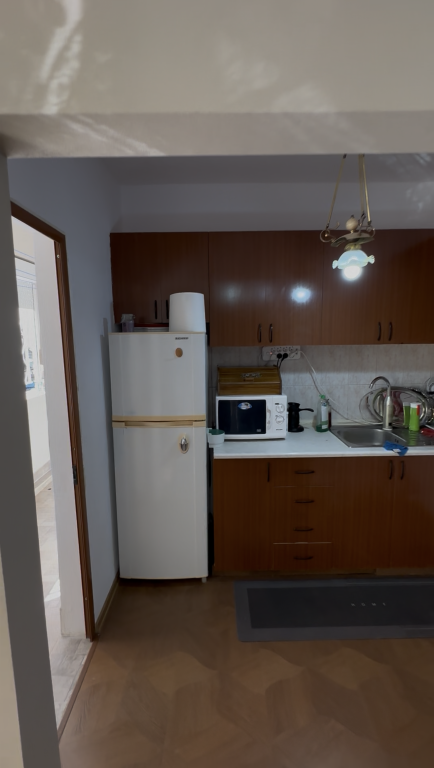 Jepet me qira apartament 1+1 me ballkon Frosina Plaku