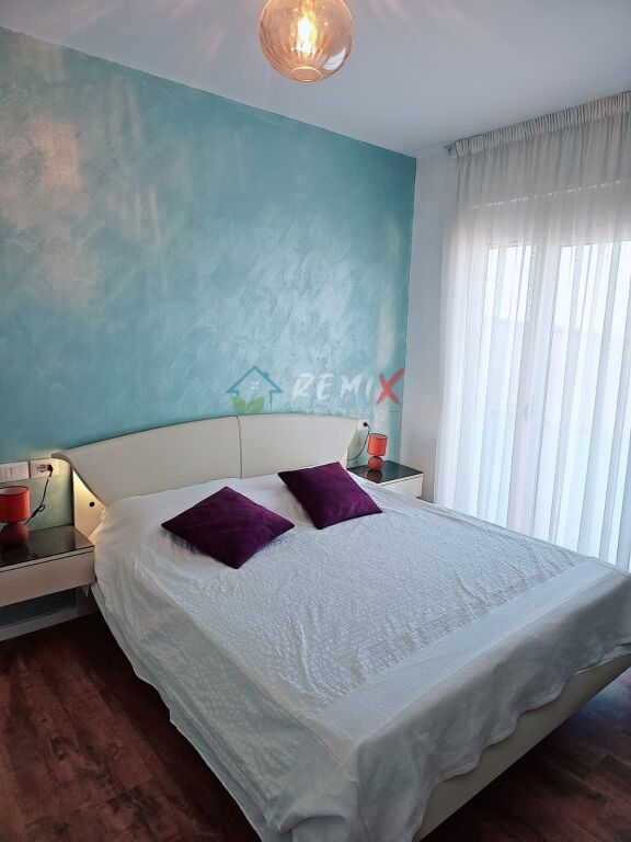 SHITET PAPAFINGO 2+1 – VERANDË PRIVATE 90 m²