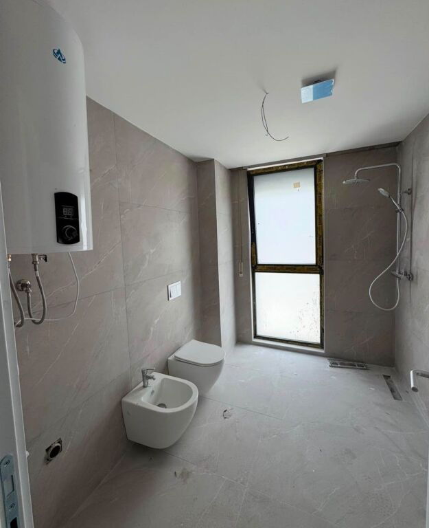 🏡 VENDESI APPARTAMENTO 2+1+2 – RESIDENZA ACCESSO TIRANA