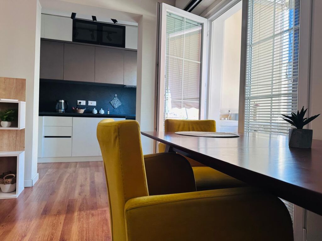 Selvia, Shitet apartament 1+1.