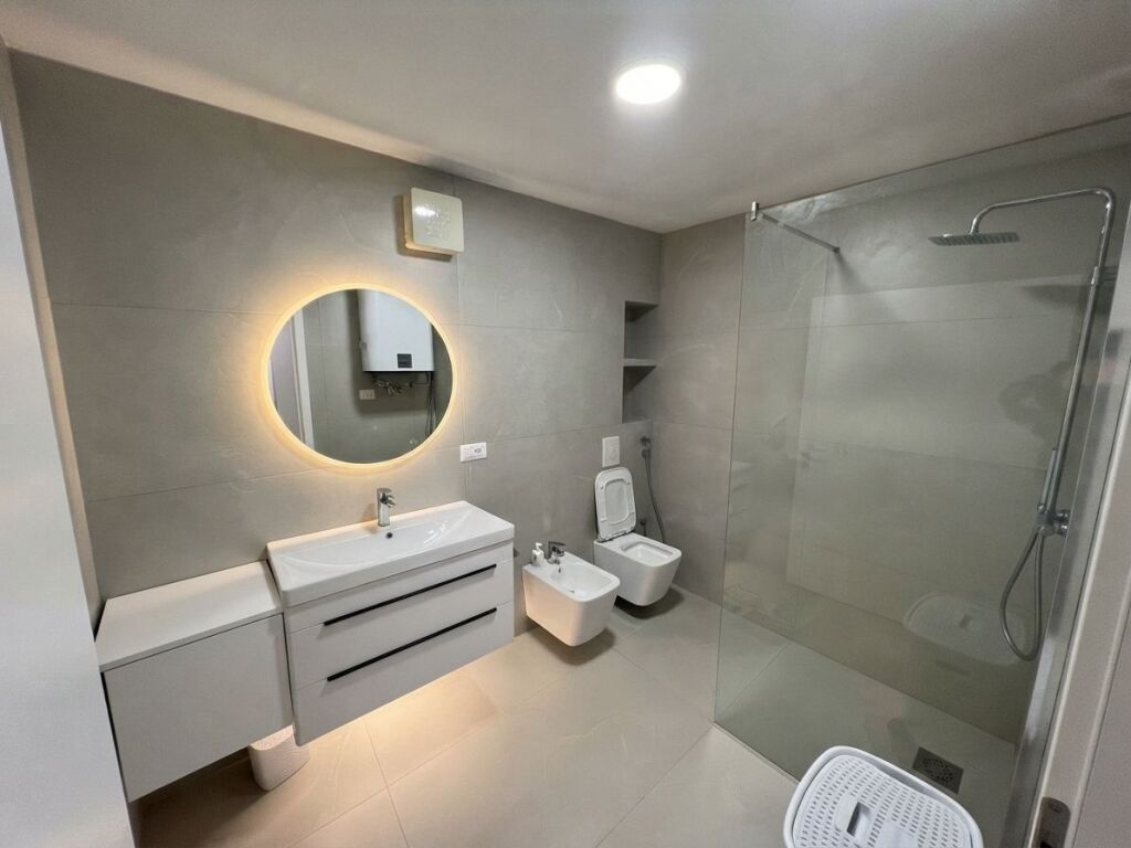 Shitet, Apartament 1+1 I Konvertuar ne 2+1 Kinostudio