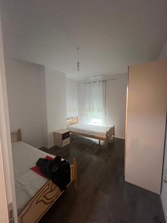 Appartamento 2+1+2+ posto auto in affitto, Univers City. 600 € /Mese 56,000 Lek /Mese