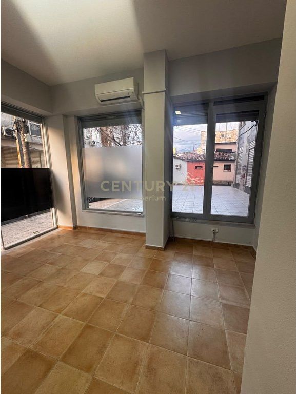 Commercial space for rent on Fortuzi Street!