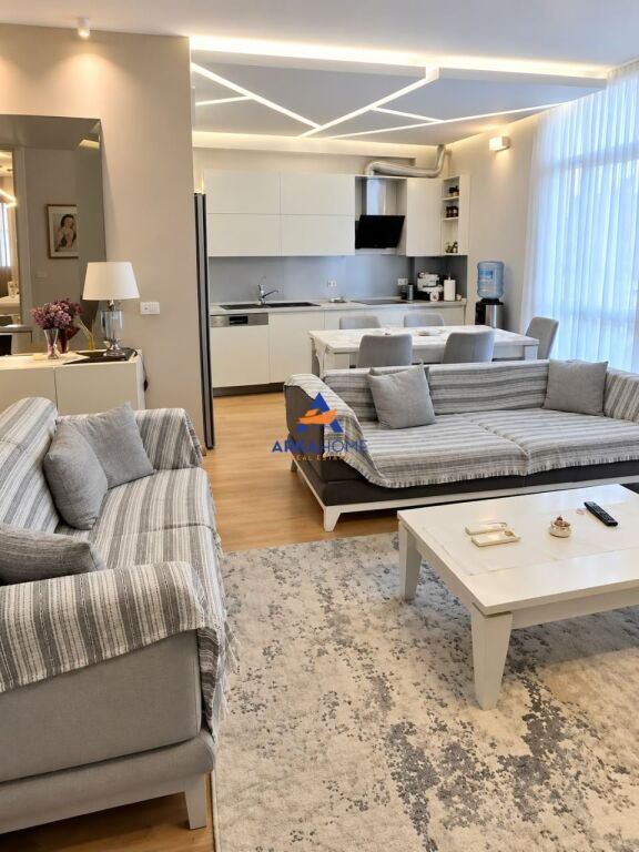 SHITET APARTAMENT 2+1 "RRETHI I KOMUNES SE PARISIT" 33.000.000 LEKE