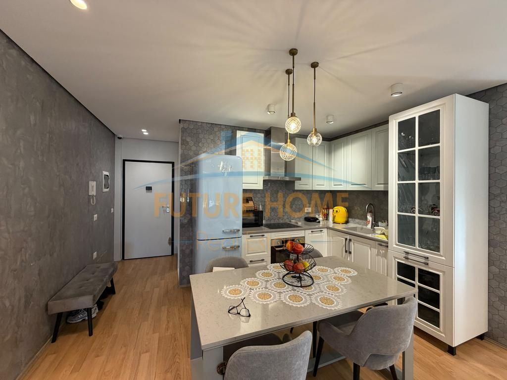 Shitet, Apartament 2+1+ Post Parkimi, Fiori di Bosko, Tiranë