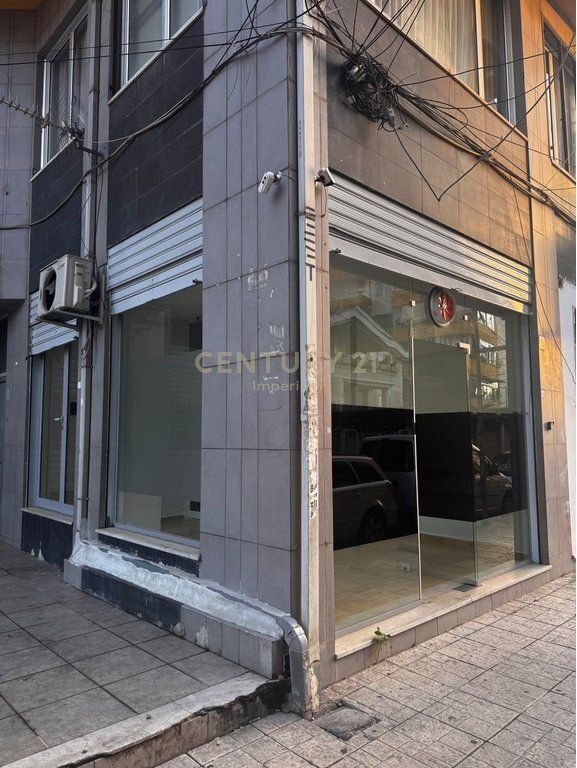 Commercial space for rent on Fortuzi Street!