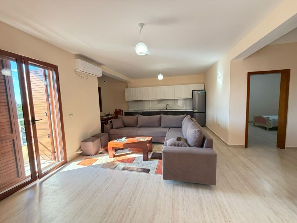 Apartament 2+1  Me Qira prane Spitalit Amerikan 1