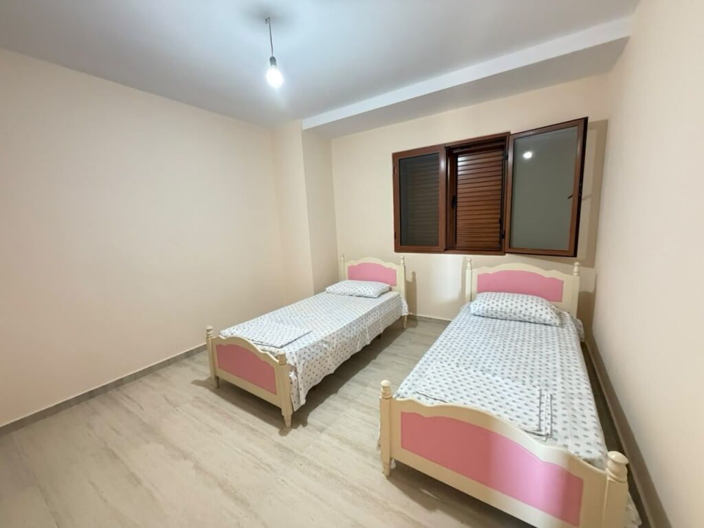 Apartament 2+1  Me Qira prane Spitalit Amerikan 1
