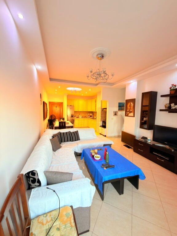 JEPET ME QERA APARTAMENT 2+1 MUZEU I DESHMOREVE, DURRES