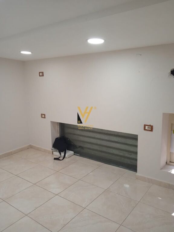 LOCALE COMMERCIALE DI 30 M2 IN AFFITTO IN VIA DURRESIT 50.000 LEKE
