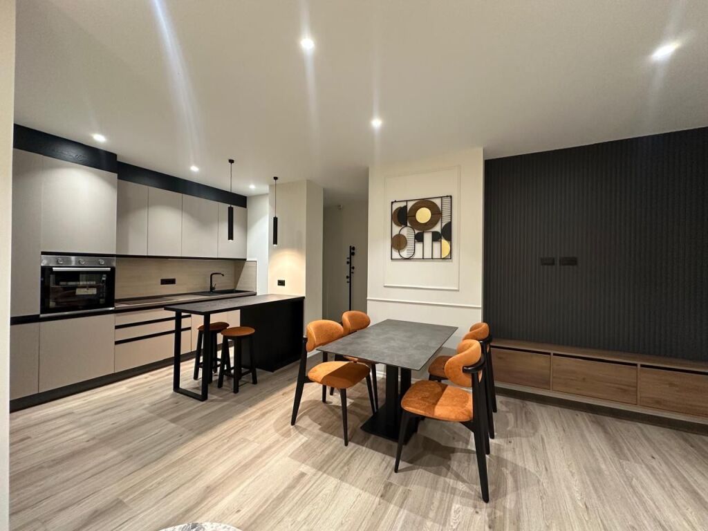 Apartament 1+1 per shitje ne Bllok Lsi