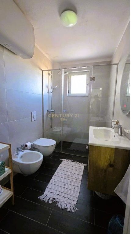 Apartament 1+1 me qira ne Xhamllik