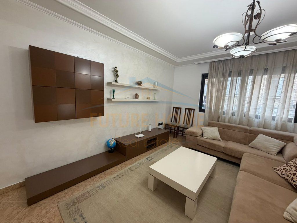 Affittasi appartamento 2+1+2, Myslym Shyri, Tirana