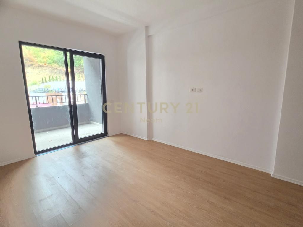 VENDESI APPARTAMENTO 2+1+2 ,125M2 + POSTO AUTO - COMPLESSO XHELUKS