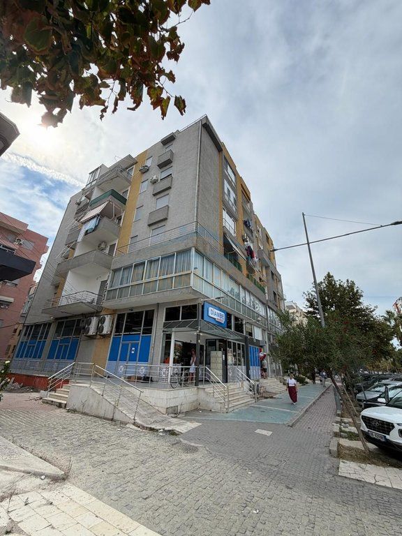 Shitet, Apartament 1+1, Colombo, Plazh