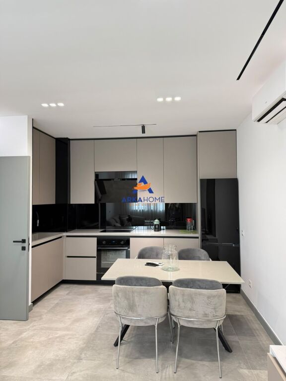 JEPET ME QERA APARTAMENT 1+1+BALLKON "ASTIR" 700 EURO