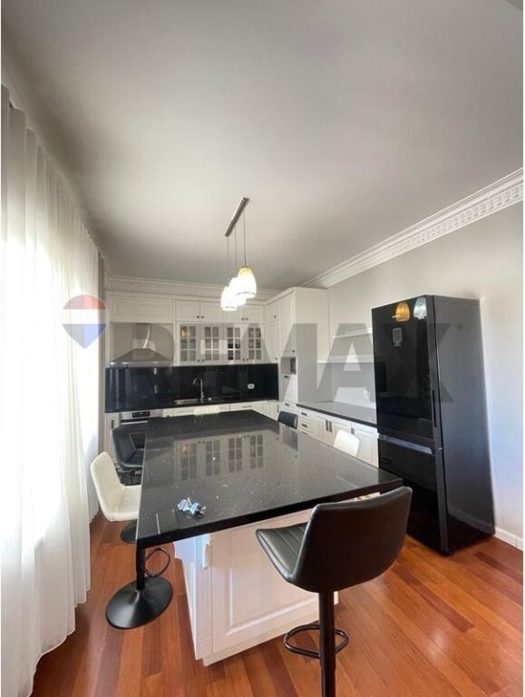 Apartment - For Rent - Selita e Vjetër Street, Tirana