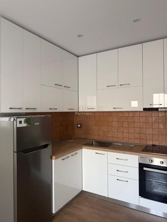 PIANO VILLA 2+1 IN AFFITTO, ALI DEMI 500 € /Mese 50.000 Lek /Mese