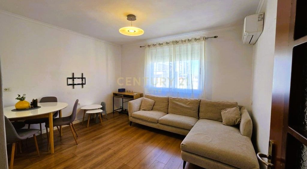 Apartament 1+1 me qira ne Xhamllik