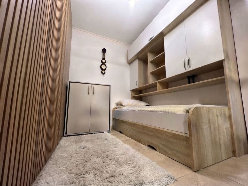 Shitet, Apartament 1+1 I Konvertuar ne 2+1 Kinostudio