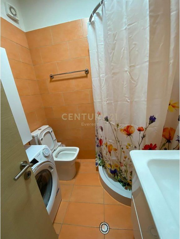 RRUGA 5 MAJI, APARTAMENT 1+1 PER QIRA
