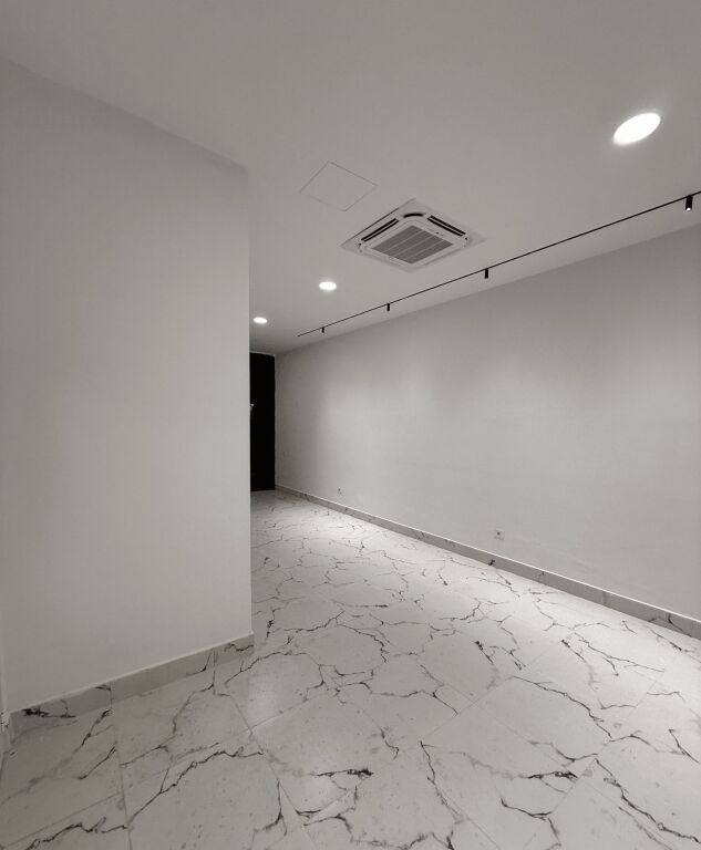 Rent | Ambjent Biznesi | Skanderbeg Square | 900 €/month