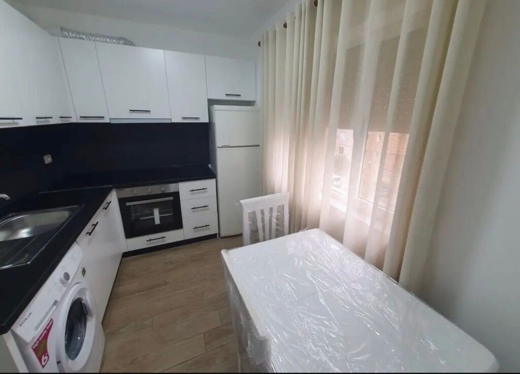 Appartamento 1+1 in affitto in Via Durazzo!
