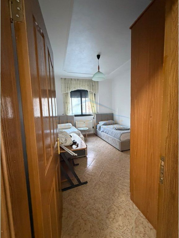 Qira, Apartament 2+1+2, Myslym Shyri, Tiranë.