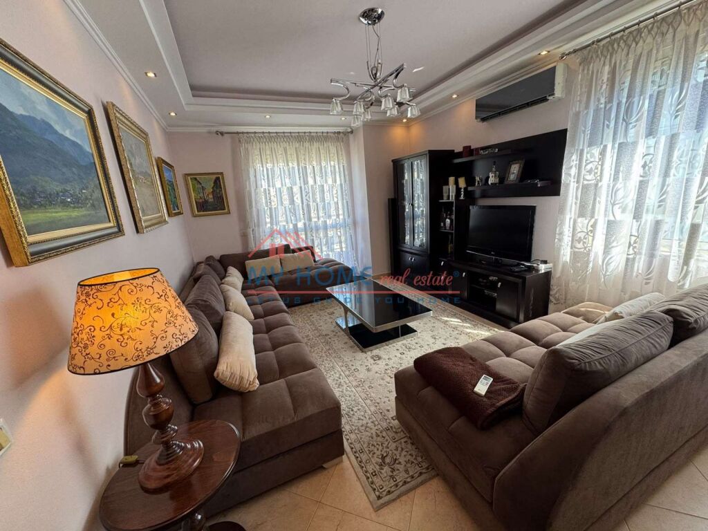 Apartment 2+1 for rent Paris Commune in Tirana
