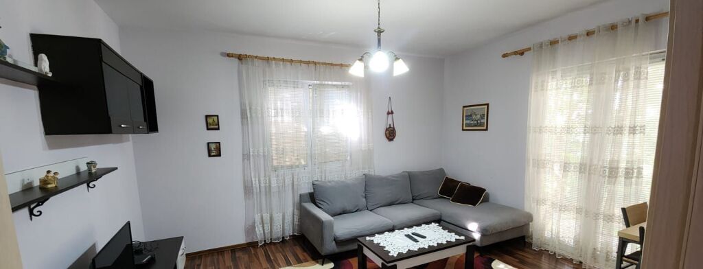 Apartament 1+1 per qera 21 Dhjetori !