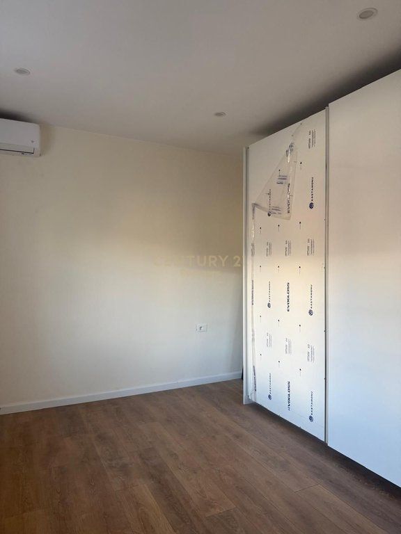 PIANO VILLA 2+1 IN AFFITTO, ALI DEMI 500 € /Mese 50.000 Lek /Mese