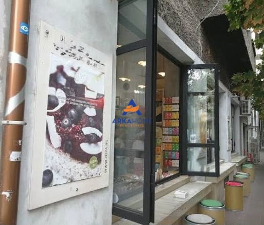 JEPET ME QERA AMBIENT BIZNESI 130M2 " TE KRYQEZIMI I VASIL SHANTO" 3200 EURO