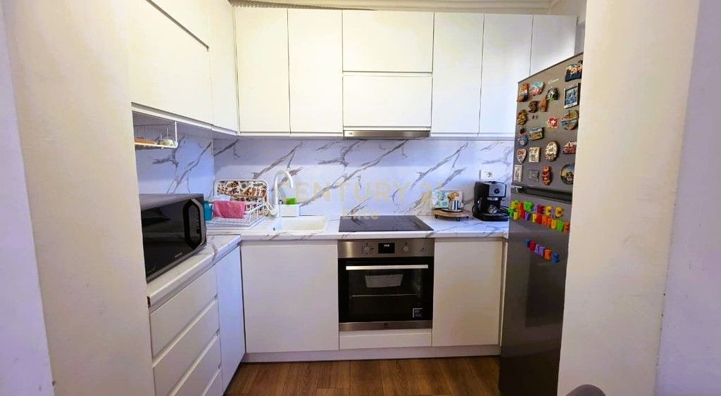 Apartament 1+1 me qira ne Xhamllik