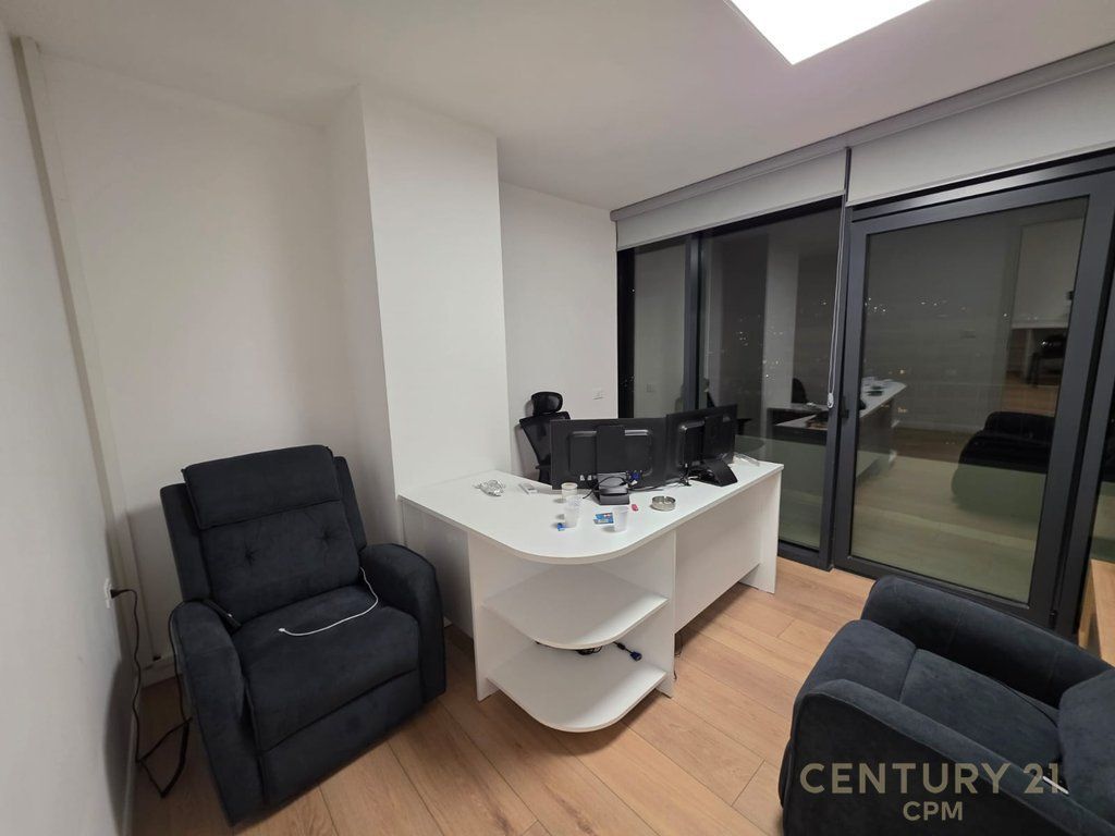 Ambient për Zyra + 2 Poste Parkimi me Qira tek Lake View, Rruga e Kosovareve