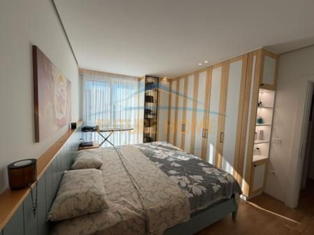 Shitet, Apartament 2+1+ Post Parkimi, Fiori di Bosko, Tiranë