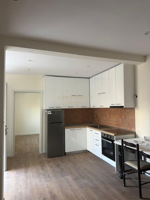 PIANO VILLA 2+1 IN AFFITTO, ALI DEMI 500 € /Mese 50.000 Lek /Mese